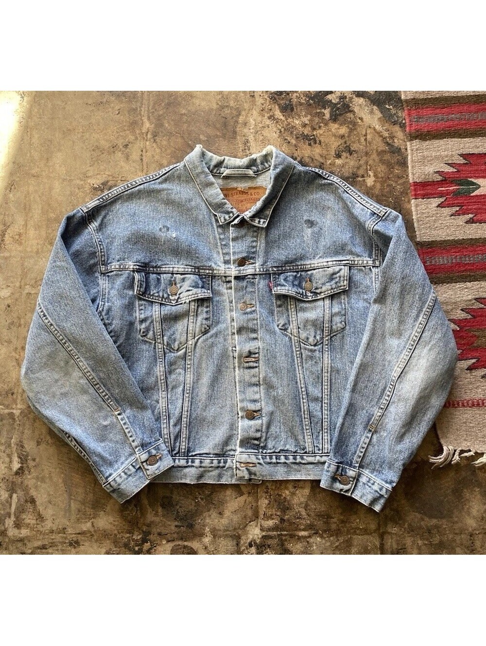 Vintage 90s Levi’s Country Farm Art Pig Denim Trucker Jacket Size XL